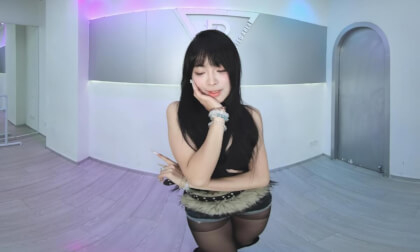 免费VR – 小艾 黑丝长筒靴💥 VR全景资源免费下载