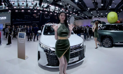 广州国际车展的车模们🔥 VR眼镜片源